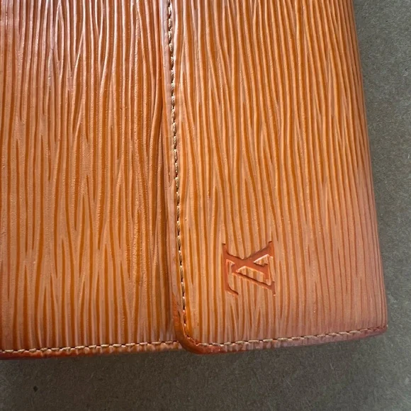 Louis Vuitton Orange Textured Wallet - Picture 4 of 9